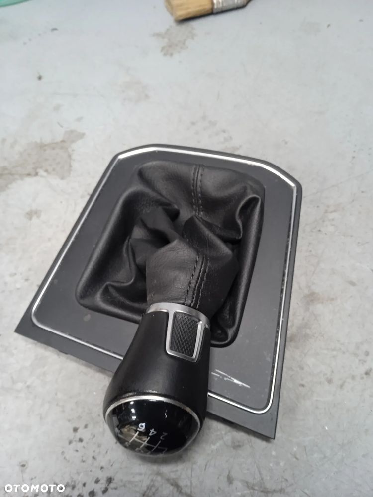 Gałka zmiany biegów mieszek Touran III 5TB711113B - 5