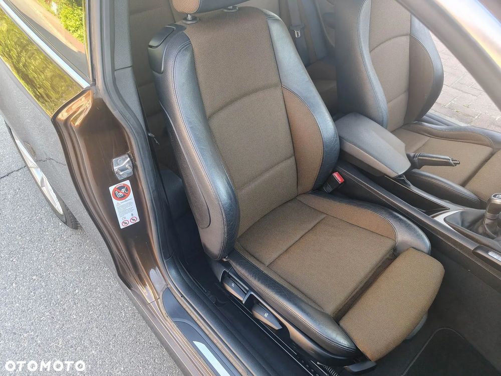BMW Seria 1 118d DPF - 17
