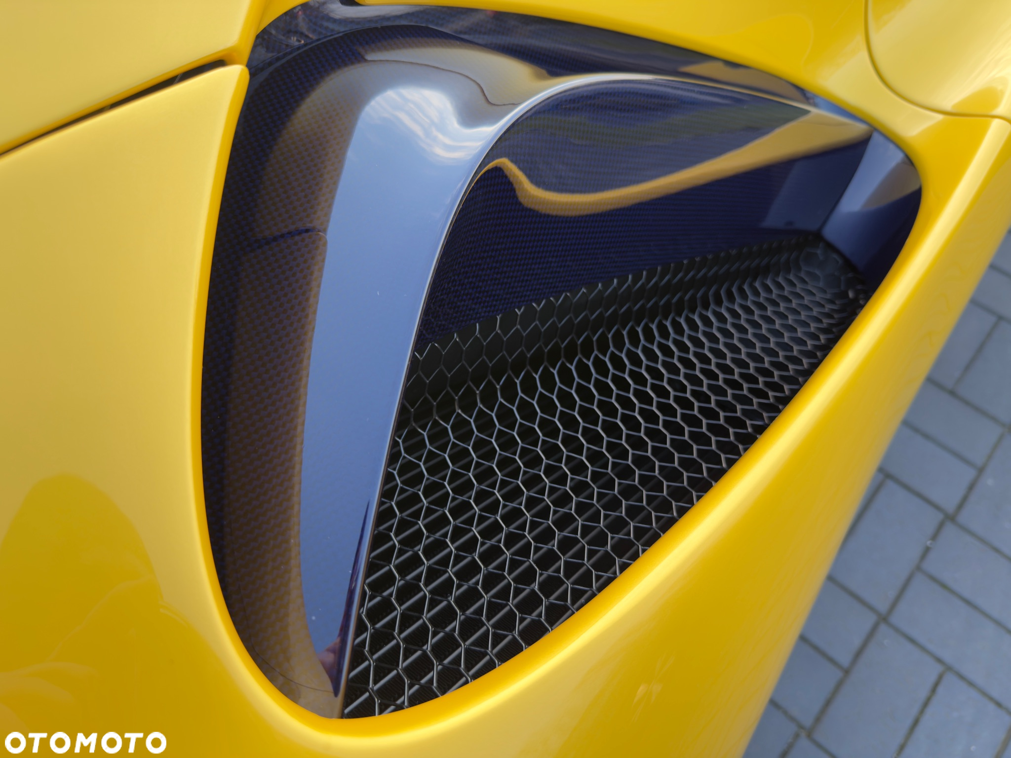 Ferrari SF90 Spider - 13