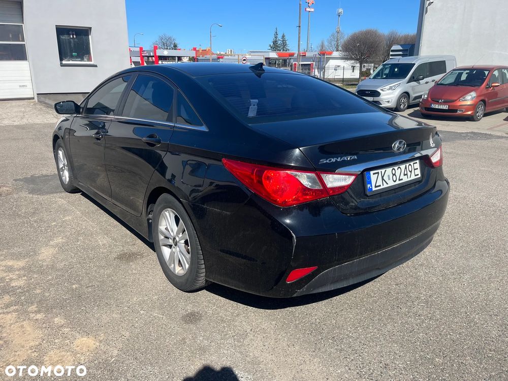 Hyundai Sonata - 4