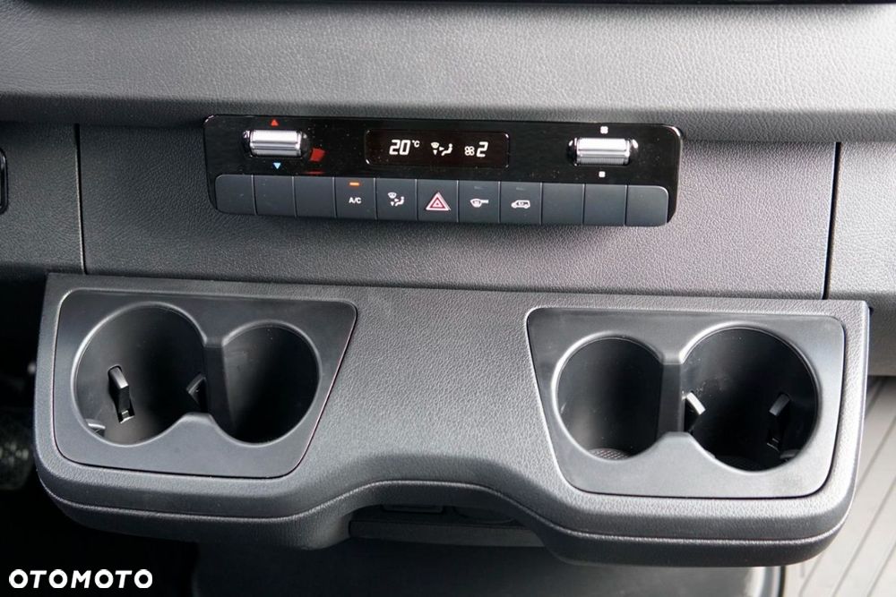 Mercedes-Benz Sprinter - 14
