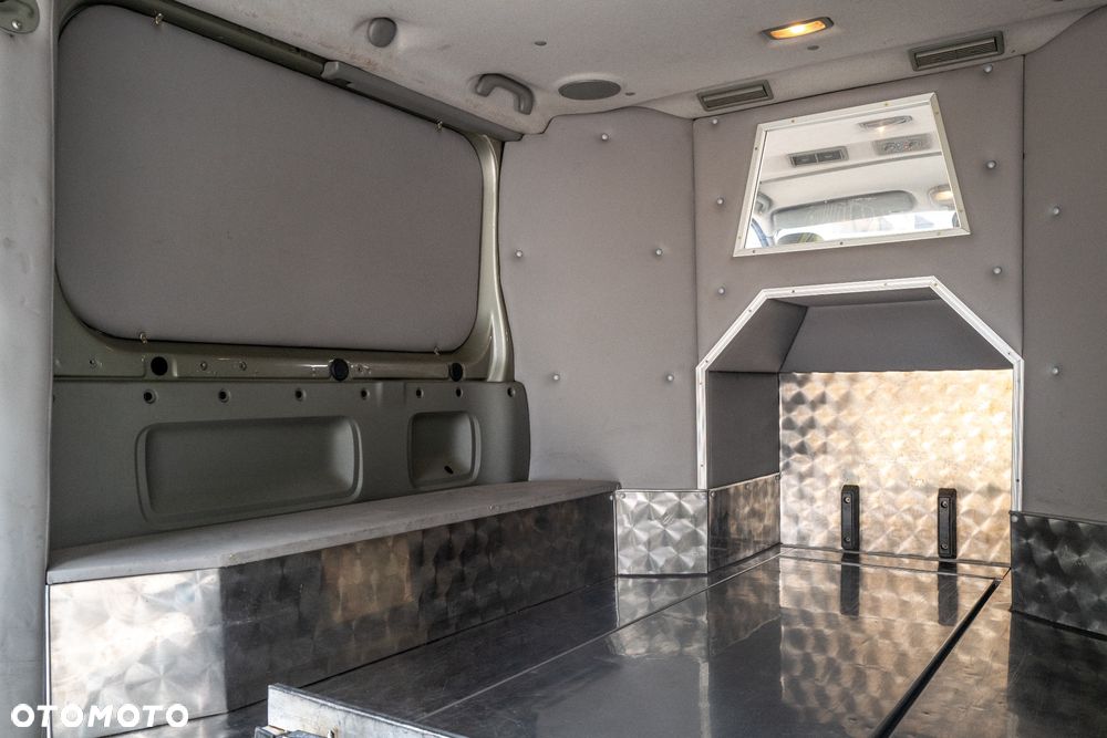 Opel Vivaro - 10