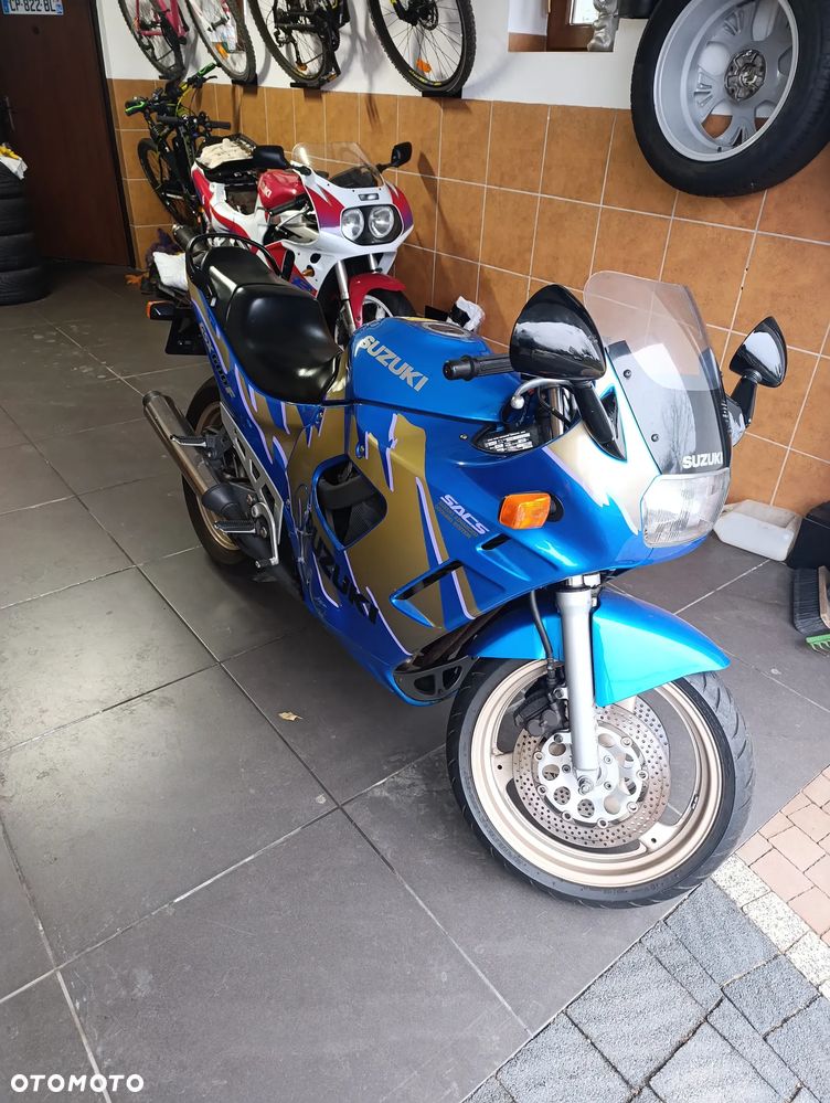 Suzuki GSX - 1