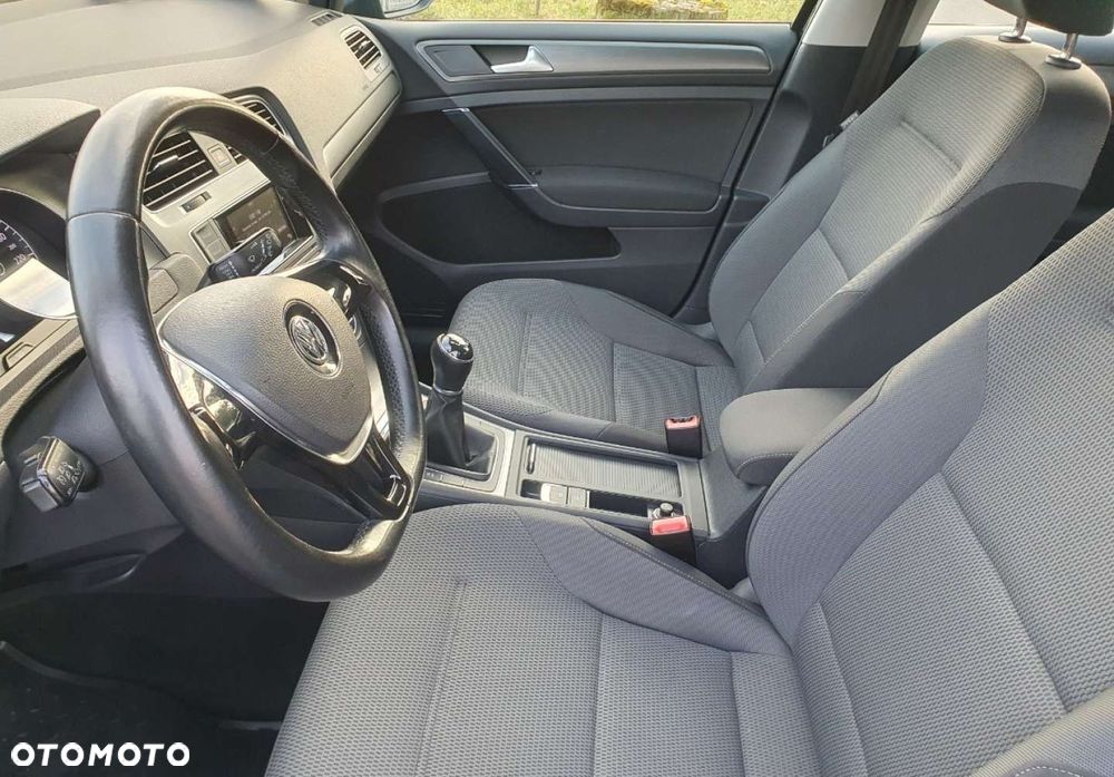 Volkswagen Golf - 21