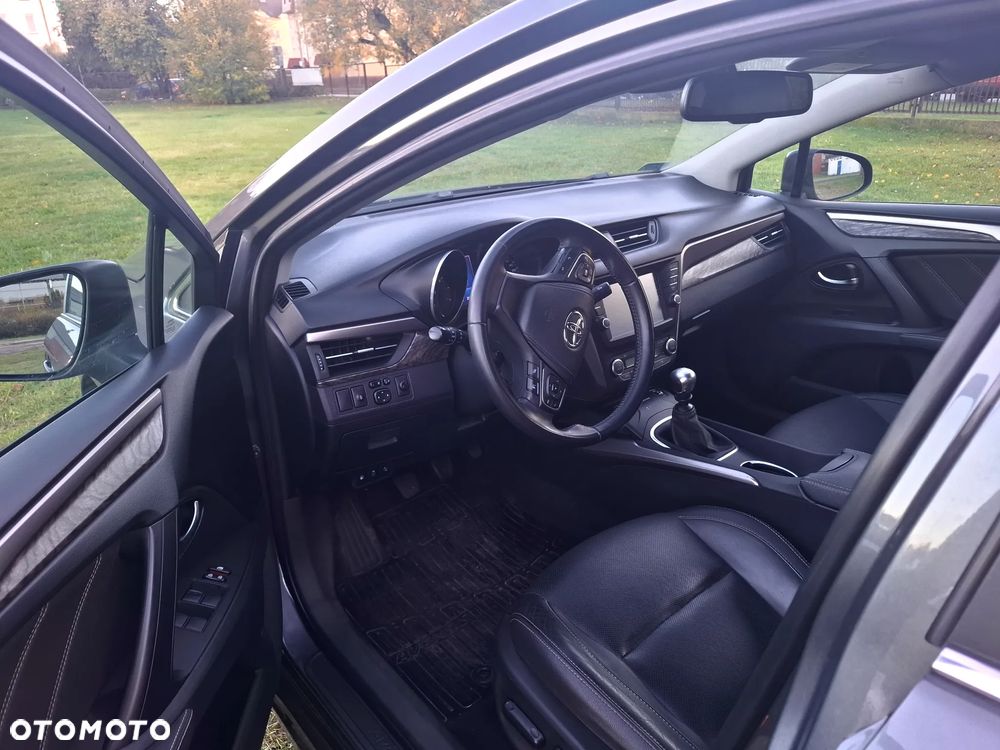 Toyota Avensis - 14