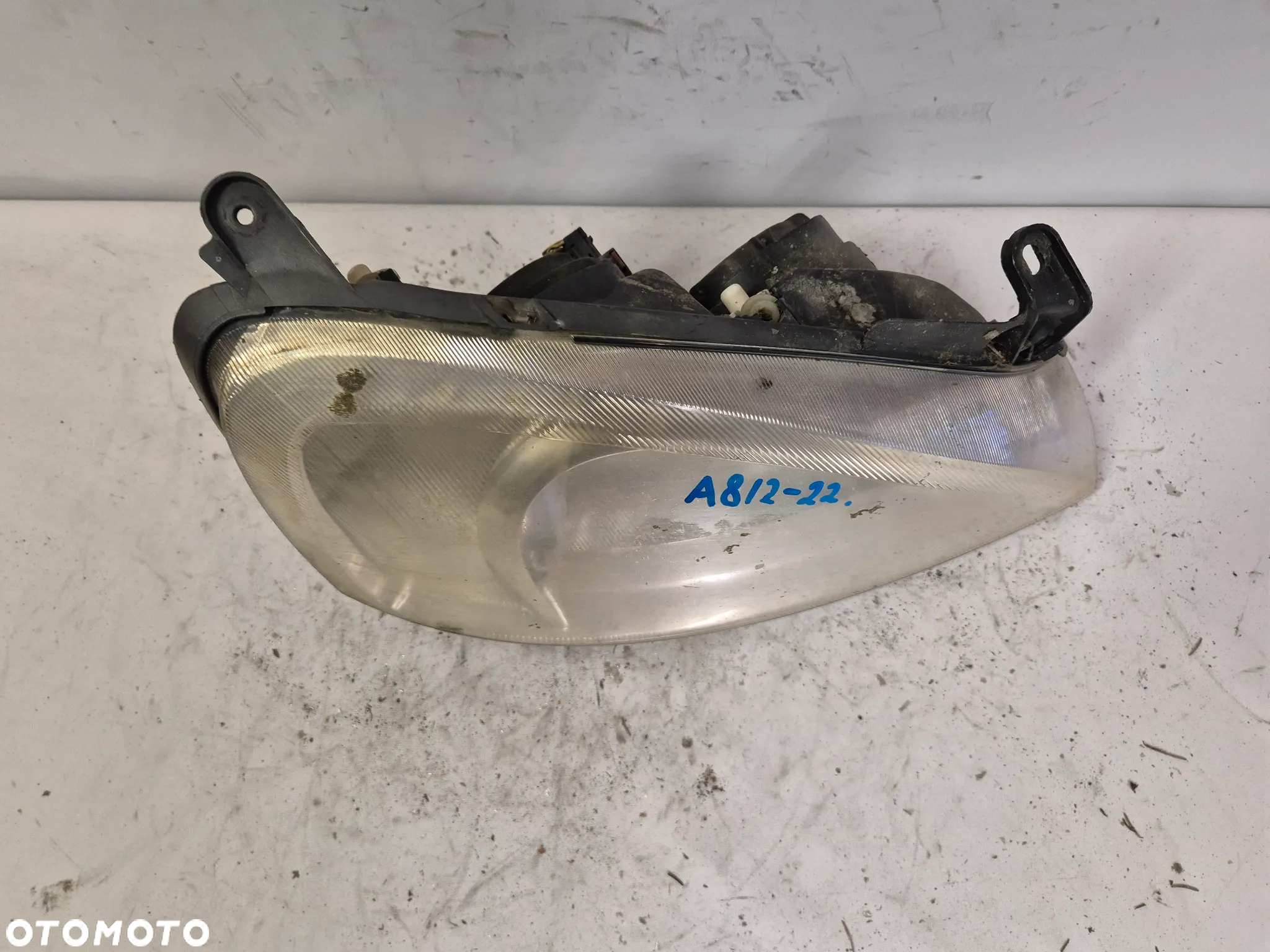 .  PRZOD PRZEDNIA LAMPA PRAWA OPEL CORSA C - 4