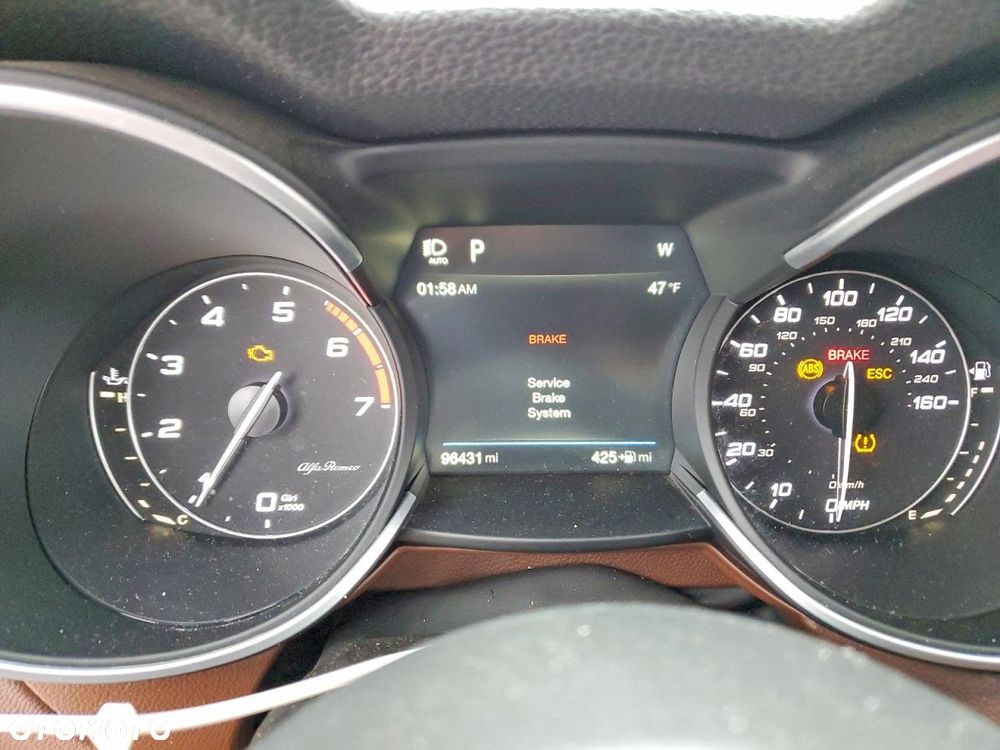 Alfa Romeo Stelvio - 9