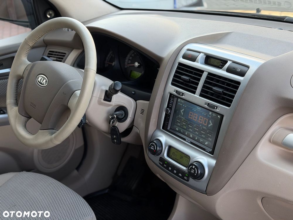 Kia Sportage 2.0 Expedition + - 16
