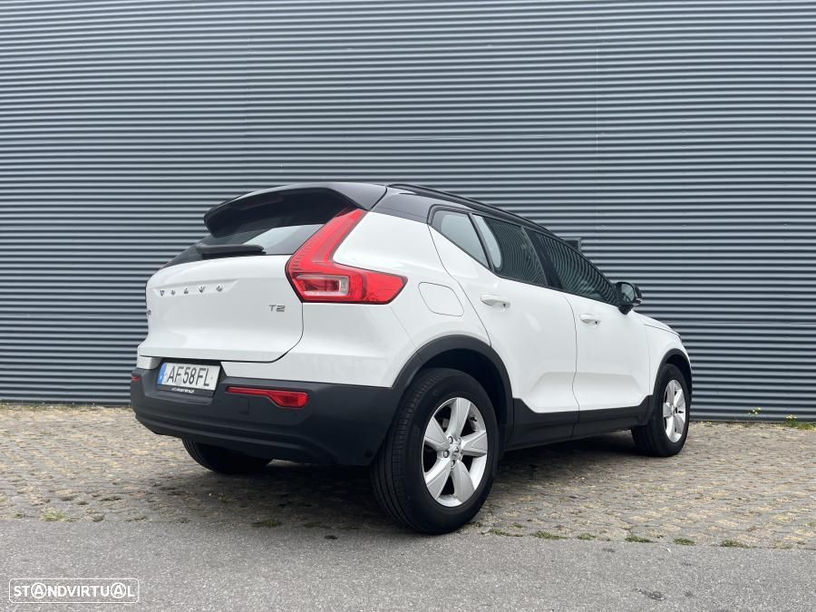Volvo XC 40 1.5 T2 Momentum Geartronic - 20