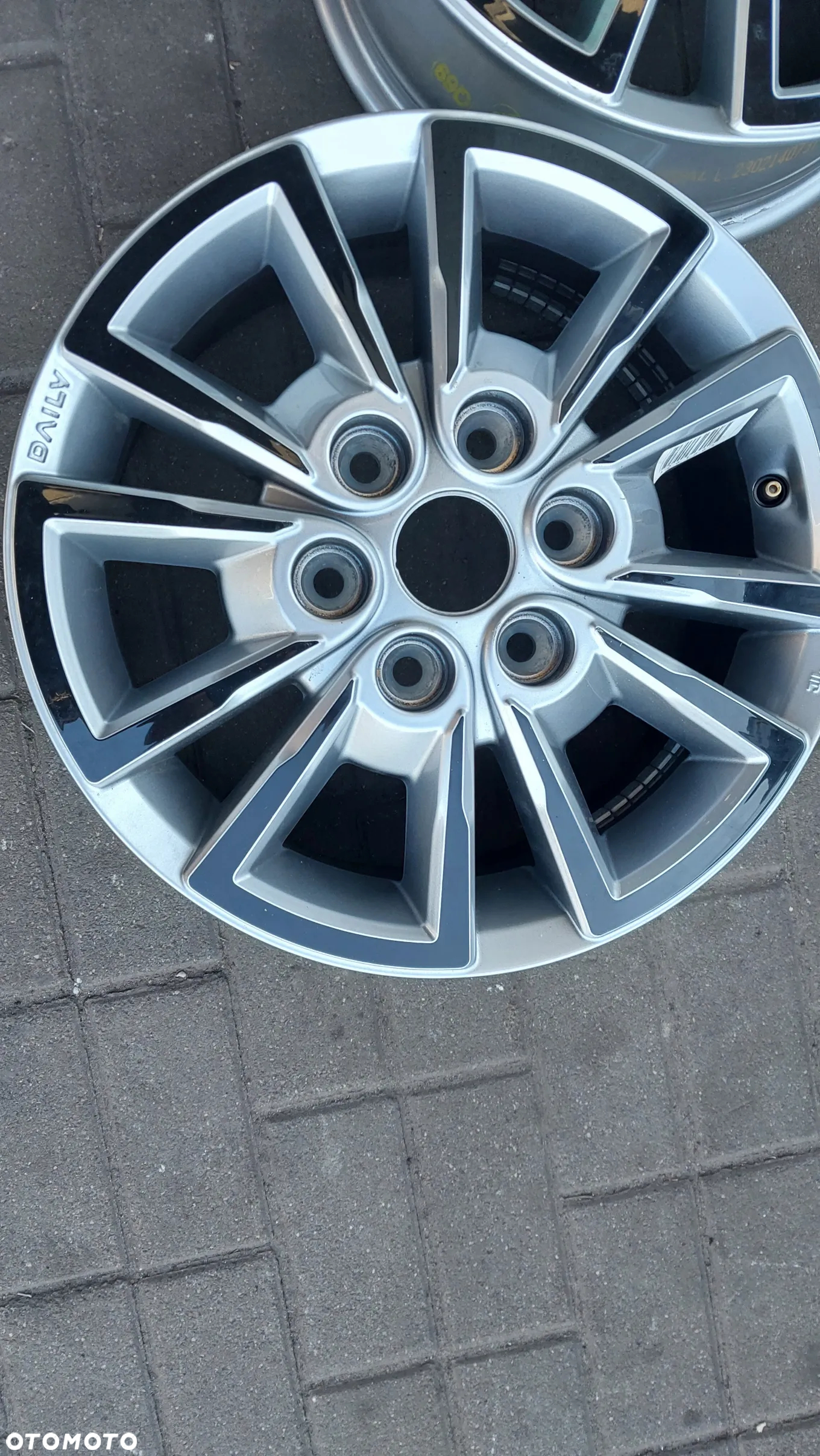 ALUFELGA Felga aluminiowa Iveco DAILY MODEL 'S' 6,5x16H2 2014- OE 5802920233 - 2