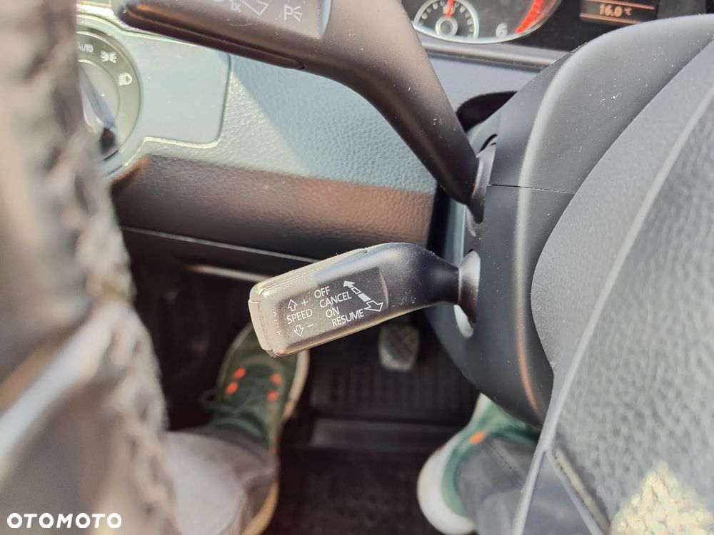 Volkswagen Passat 2.0 TDI Comfortline - 25