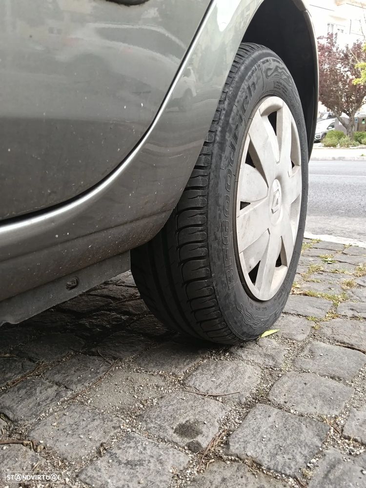 Renault Clio - 6