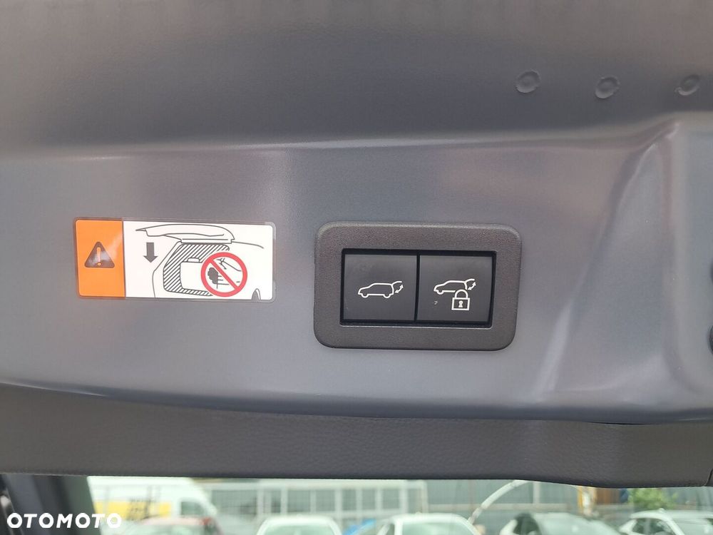 Toyota Prius - 25