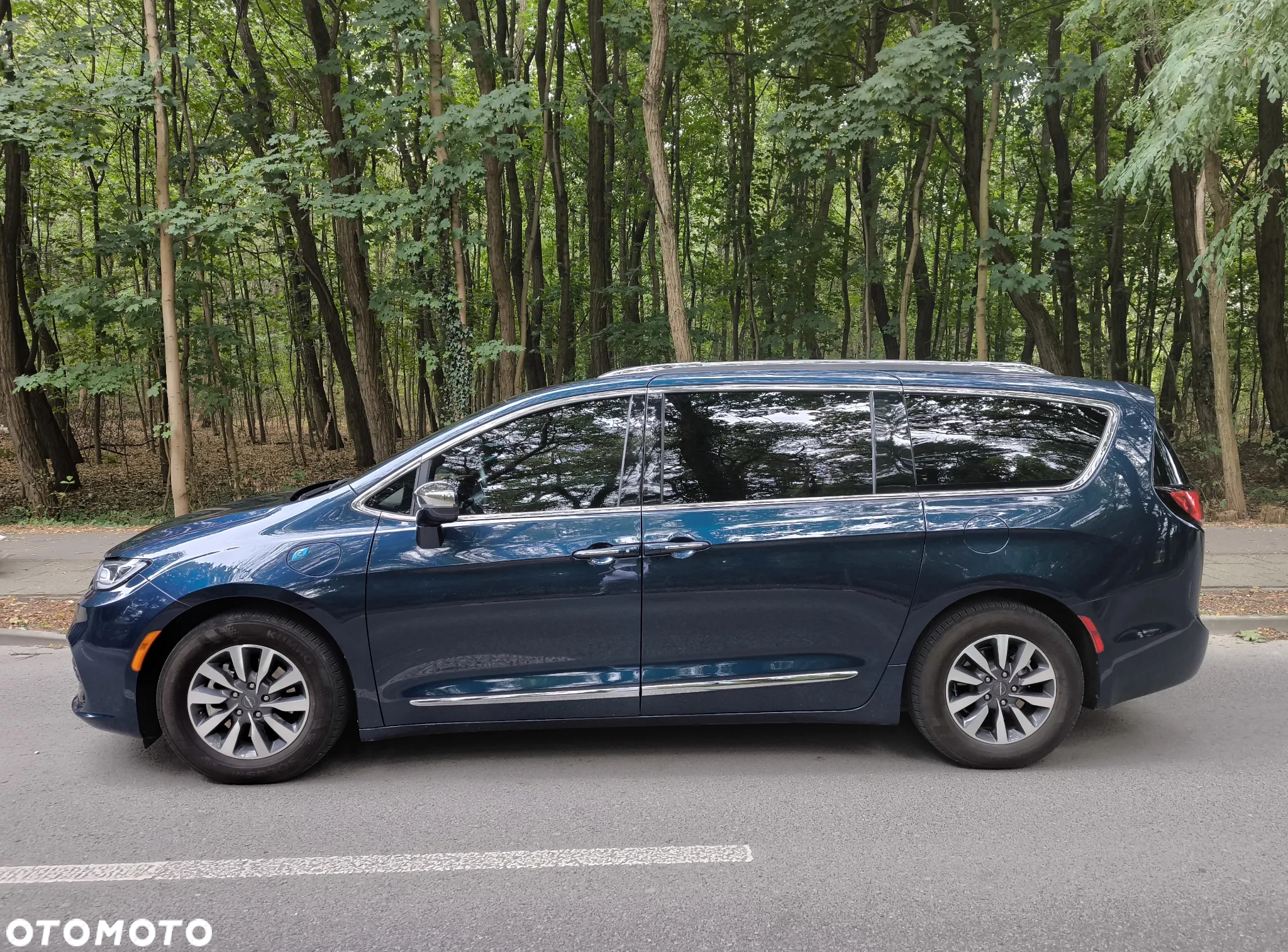 Chrysler Pacifica - 2