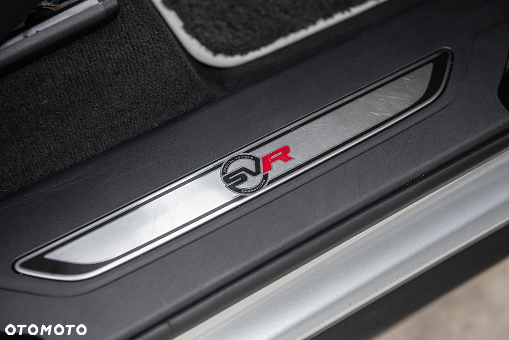 Jaguar F-Pace 5.0 V8 P550 AWD SVR - 38