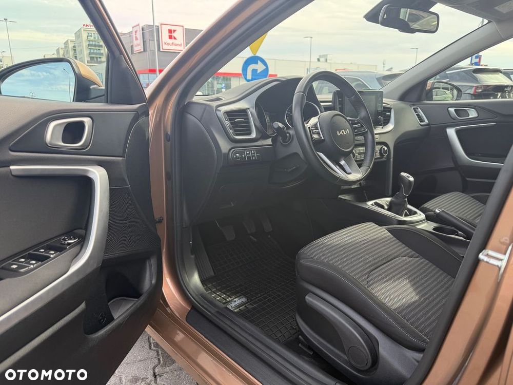 Kia Ceed 1.5 T-GDI M - 16