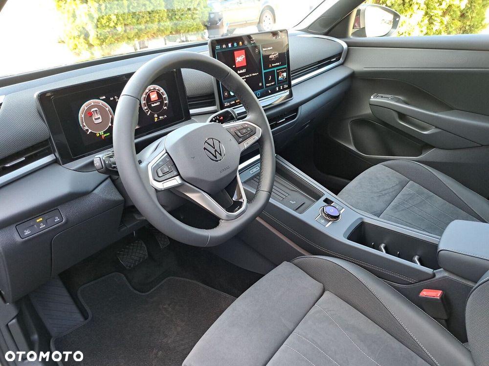 Volkswagen T-Roc - 9