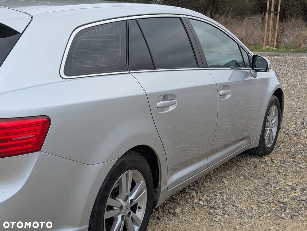 Toyota Avensis 1.8 Premium EU5 - 10