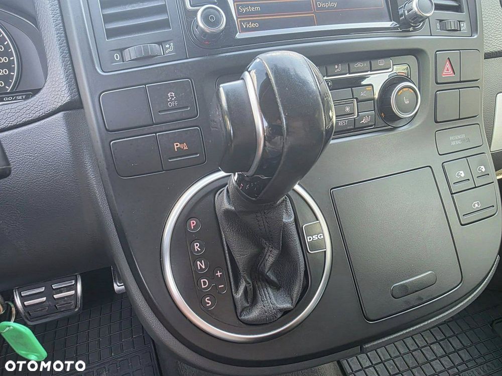 Volkswagen Multivan - 30