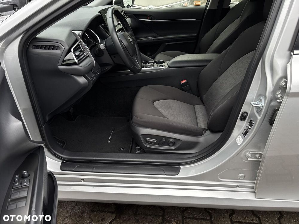 Toyota Camry 2.5 Hybrid Comfort CVT - 10