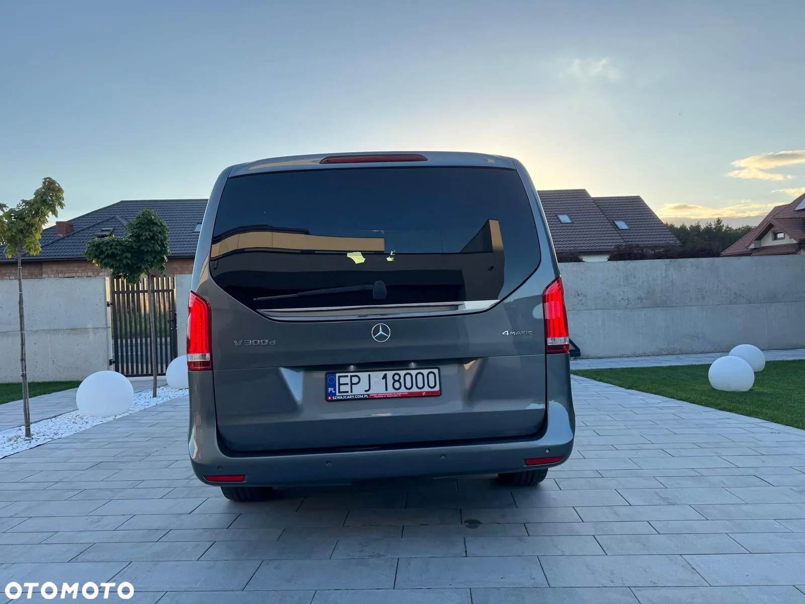 Mercedes-Benz Klasa V 300 d 4-Matic Avantgarde 9G-Tronic (d³ugi) - 6