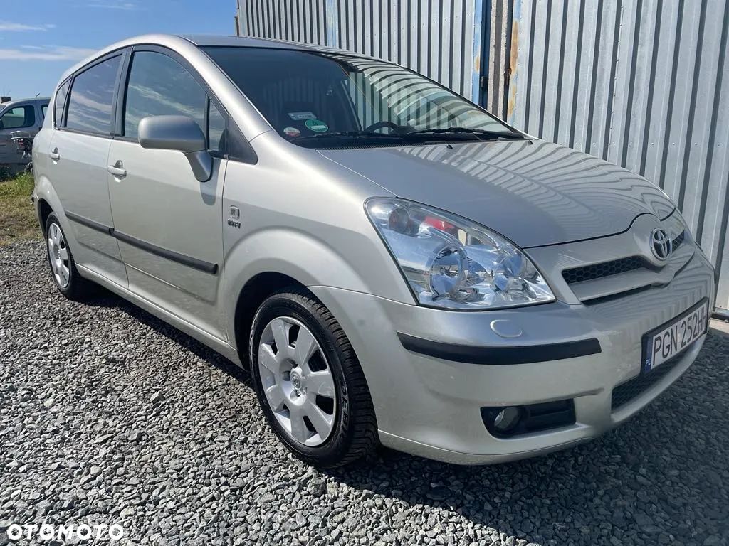 Toyota Corolla Verso - 1