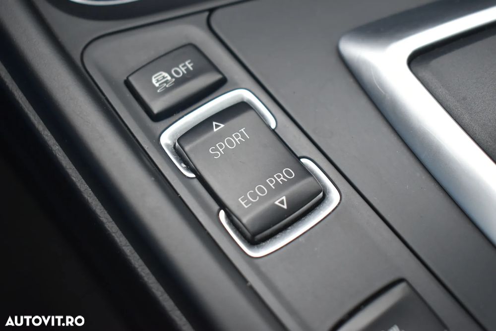 BMW Seria 3 320i GT xDrive AT - 13