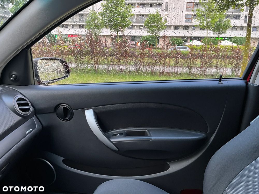 Chevrolet Aveo 1.2 16V Base - 12