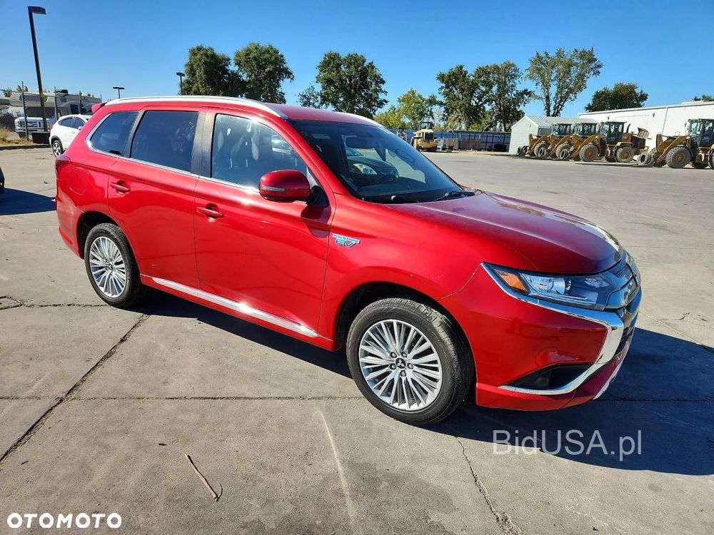 Mitsubishi Outlander - 1