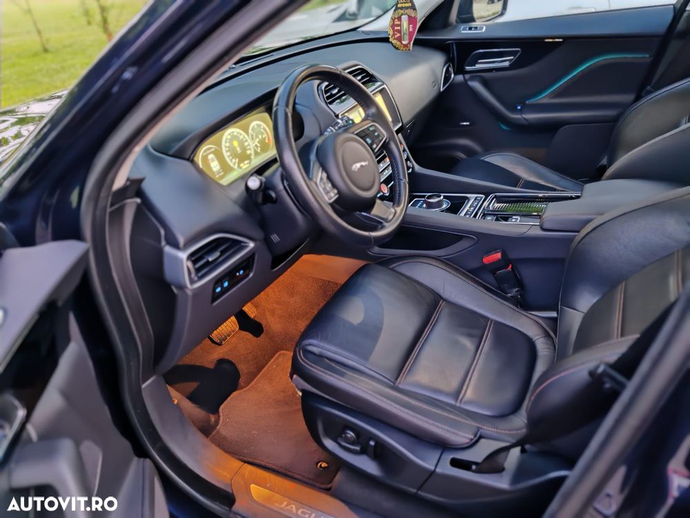 Jaguar F-Pace 20d AWD Aut. Prestige - 8