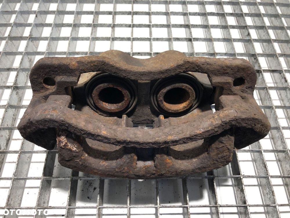 ZACISK PRAWY PRZÓD  IVECO DAILY I Platforma / podwozie 1978 - 1999 35-10 (10310311, 10311111, - 3