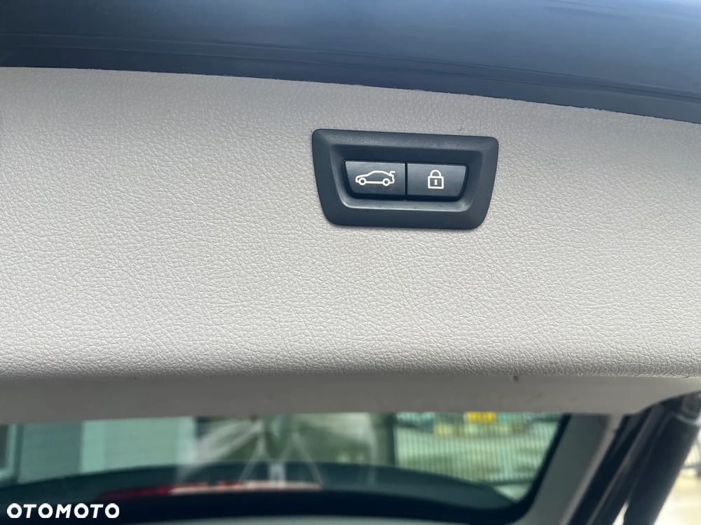 BMW Seria 3 320d Sport Line - 19