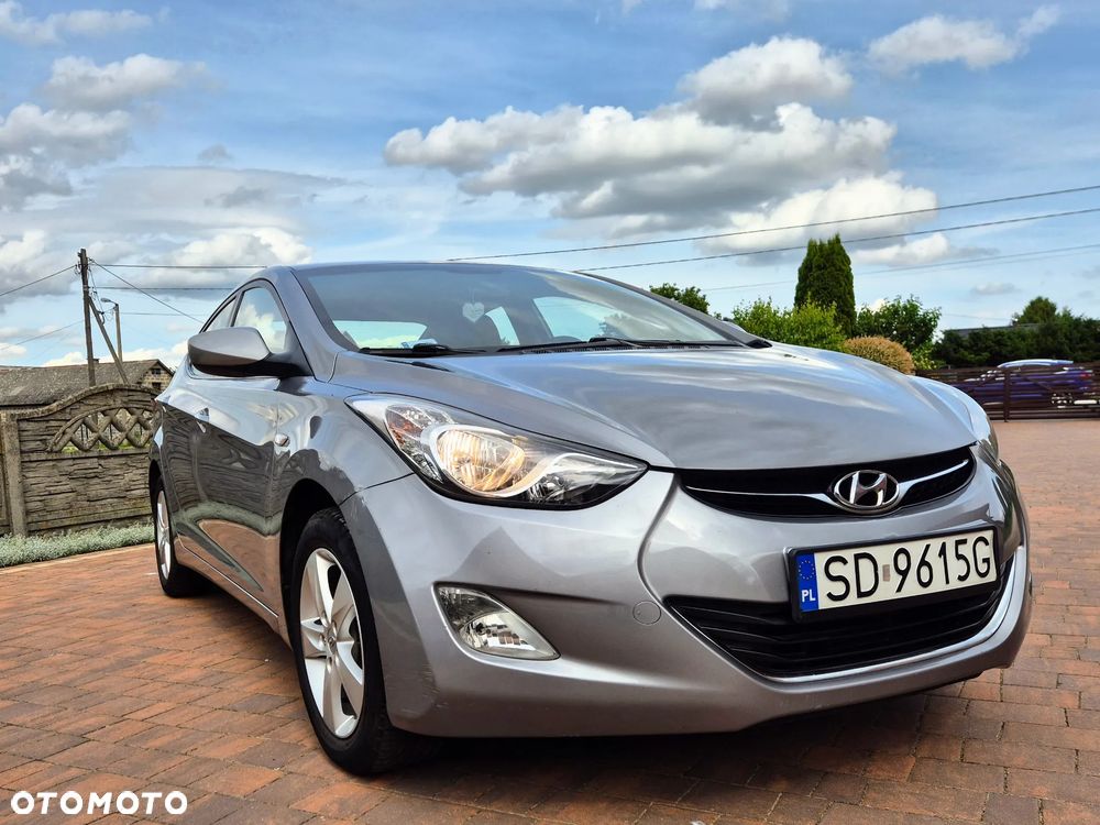 Hyundai Elantra 1.6 Comfort - 4