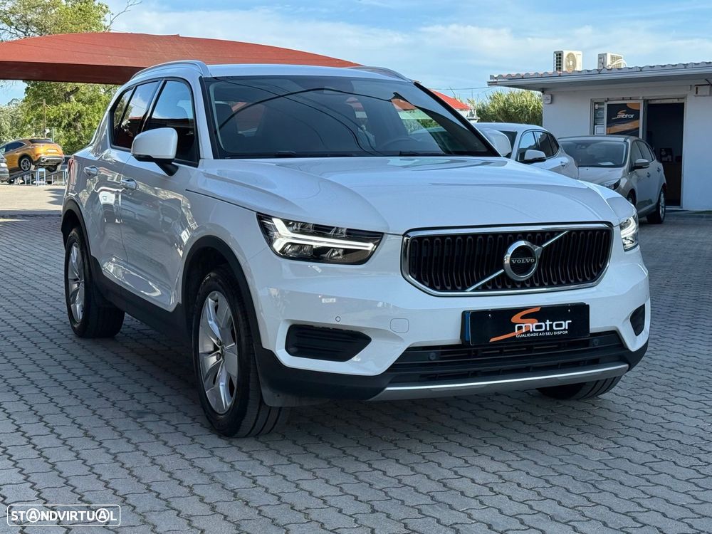 Volvo XC 40 2.0 D3 Momentum Geartronic - 3