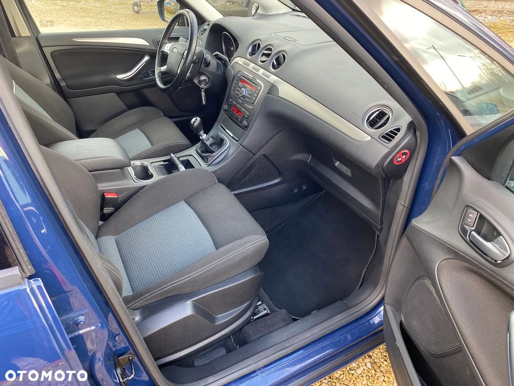 Ford S-Max - 9