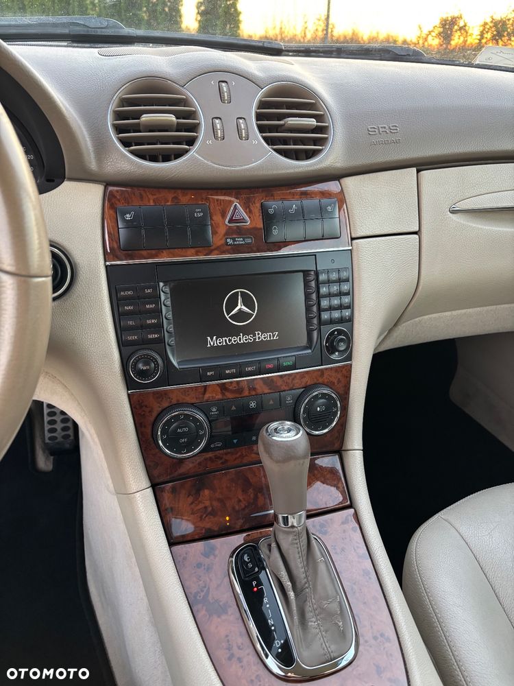 Mercedes-Benz CLK - 11