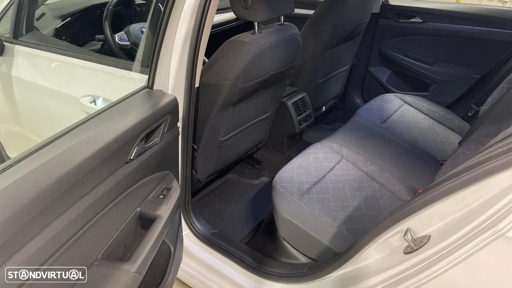 VW Golf 1.5 TGI Confortline DSG - 6