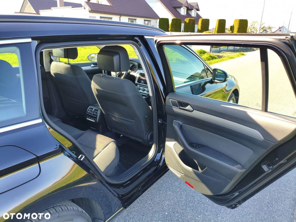 Volkswagen Passat 1.6 TDI (BlueMotion Technology) Comfortline - 24