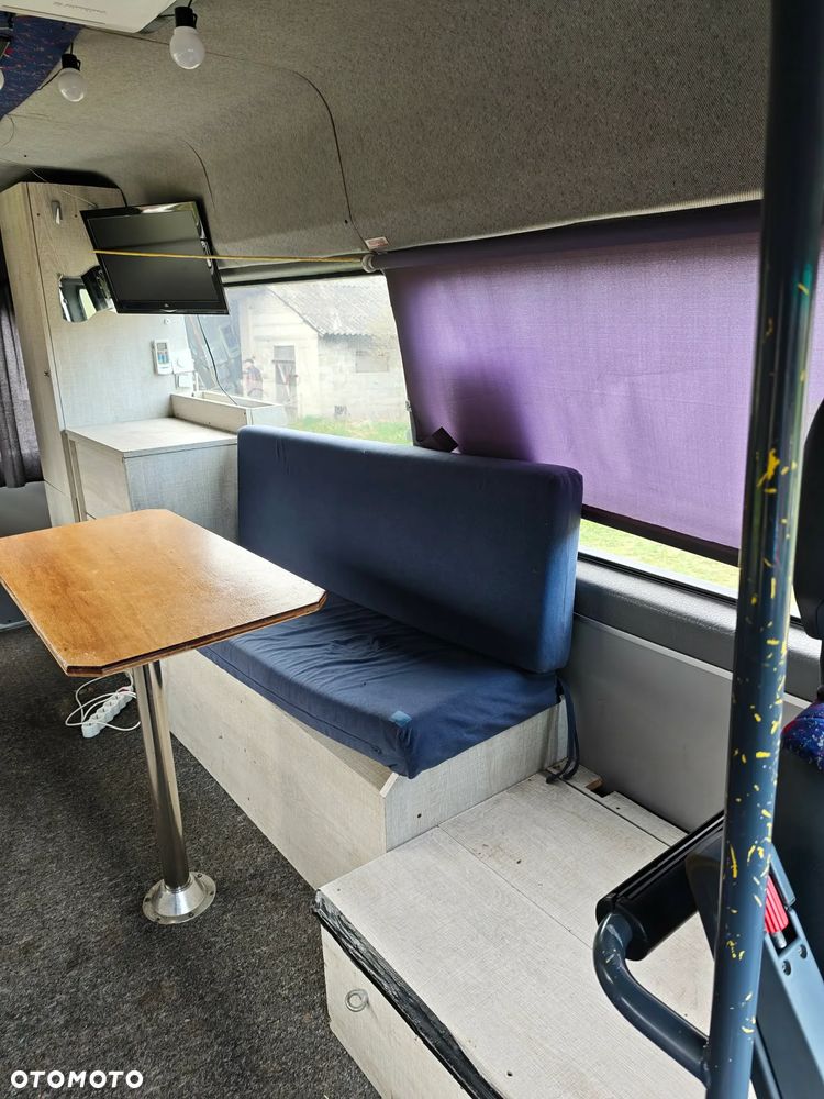 Mercedes-Benz Sprinter - 11