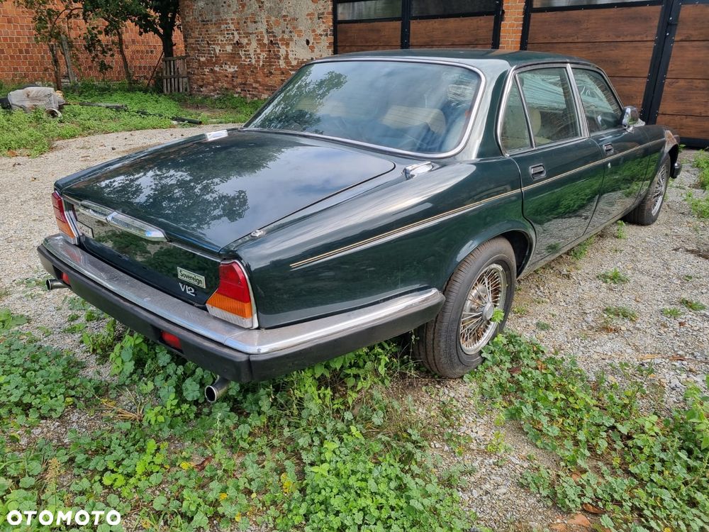 Jaguar XJ