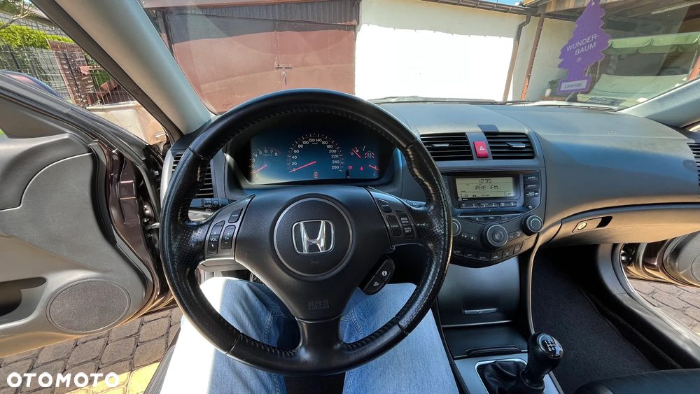 Honda Accord 2.0 Sport - 15