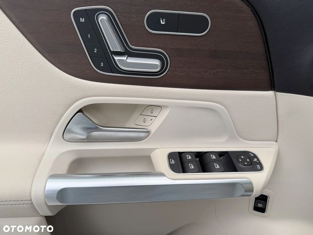 Mercedes-Benz GLB 250 8G-DCT Progressive - 11