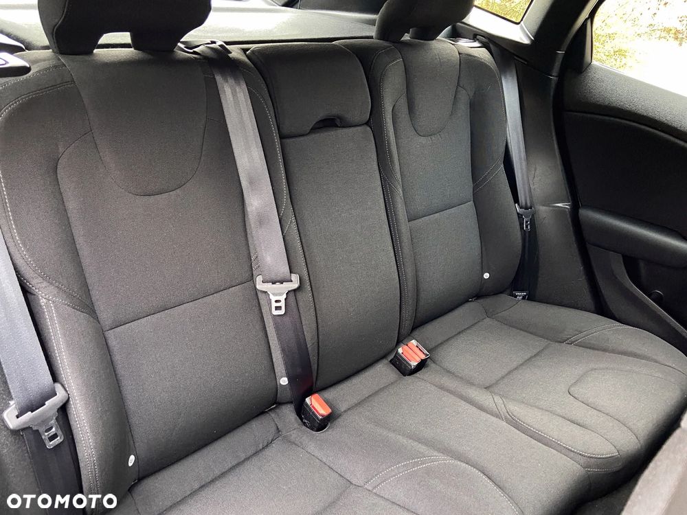 Volvo V40 D2 You - 26