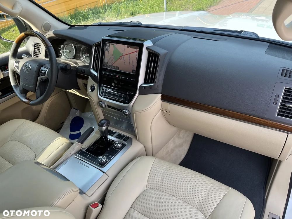 Toyota Land Cruiser LC 4.6 Prestige - 12