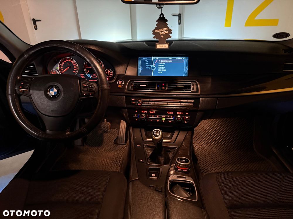 BMW Seria 5 520d - 30