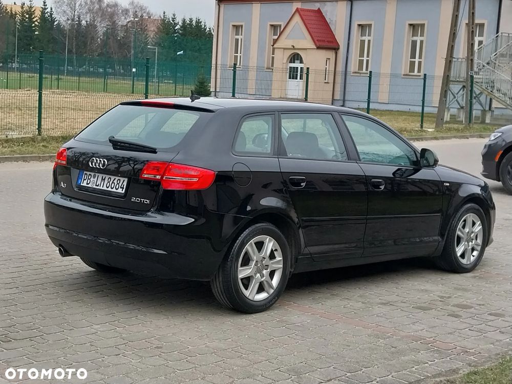Audi A3 Sportback 2.0 TDI DPF S line Sportpaket - 4