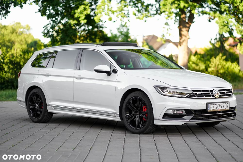 Volkswagen Passat - 1