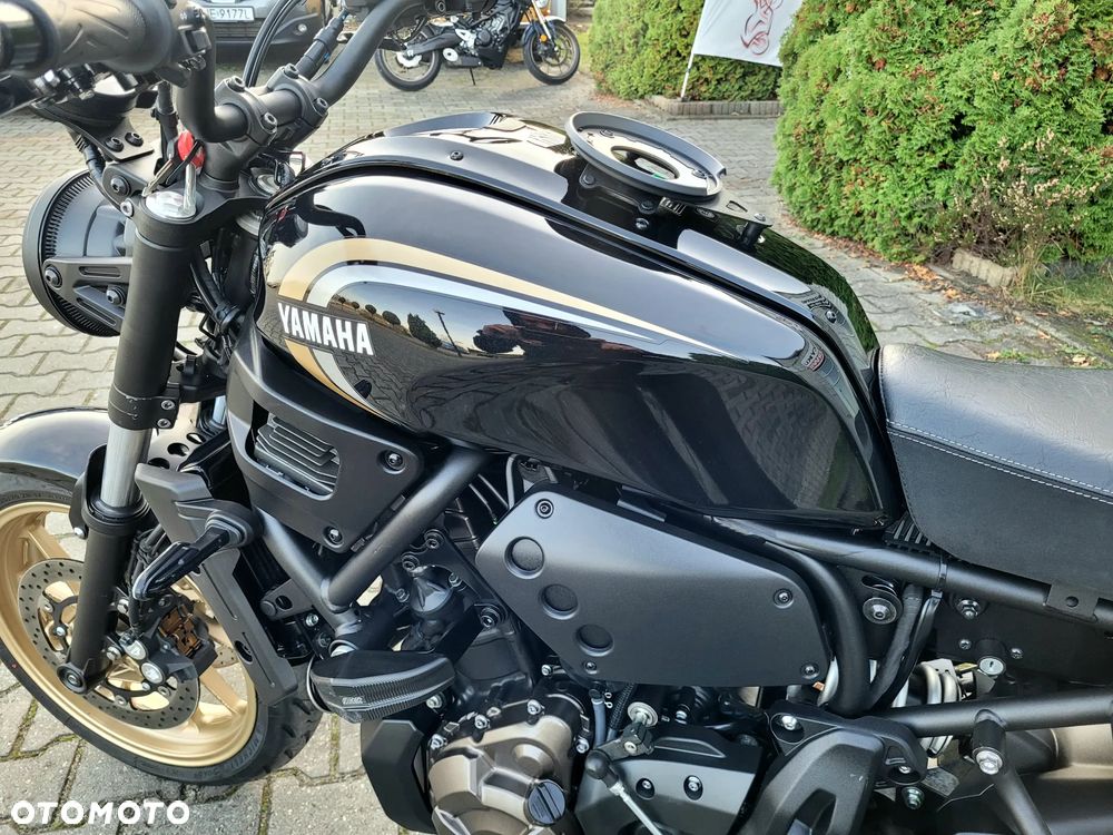 Yamaha XSR - 24