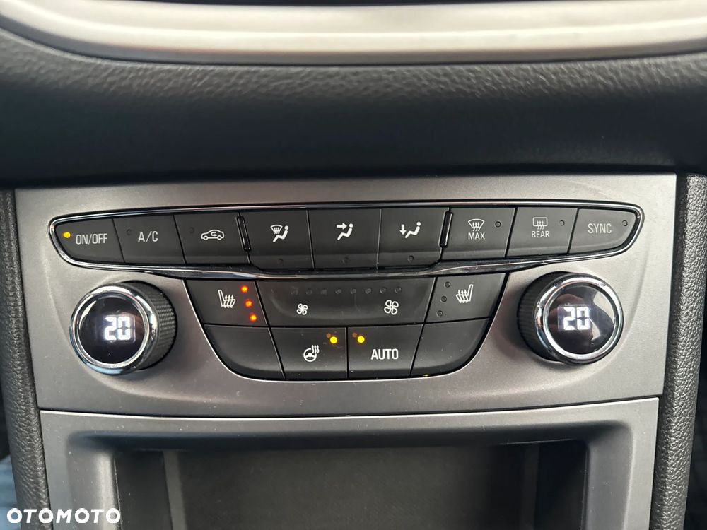 Opel Astra 1.4 T Edition S&S - 26