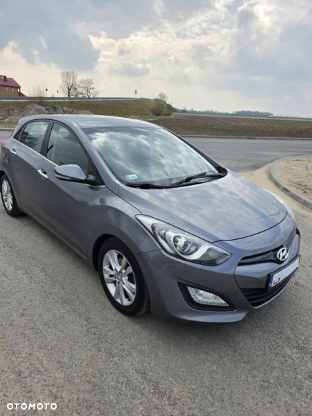 Hyundai i30 blue 1.6 CRDi YES Gold - 2